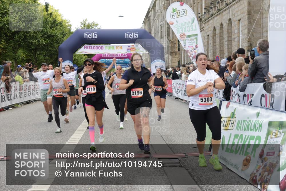 06.09.2026 - CURREX Alsterlauf Yannick Fuchs http://msf.ph/oto/10194745 06.09.2026 10:06:11 Ziel 2196, 2413, 2457, 2458, 2761, 2762, 2763, 2779, 3228, 3337, 3515, 3529, 3674, 3677, 3980, 4110, 4344, 4383, 4545, 4679, 4692, 4894, 5174, 5303, 5689, 6385, 6433, 8143, 8161 meine-sportfotos.de