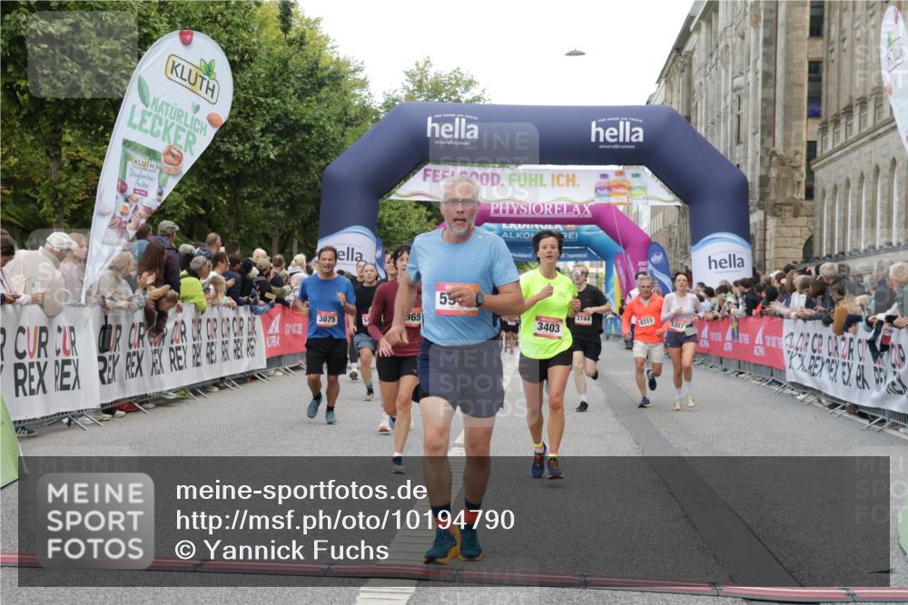 06.09.2026 - CURREX Alsterlauf Yannick Fuchs http://msf.ph/oto/10194790 06.09.2026 09:57:57 Ziel 2672, 2875, 2965, 3075, 3307, 3369, 3403, 3744, 4003, 5470, 5790, 5916, 6108, 6153, 6239, 8311 meine-sportfotos.de