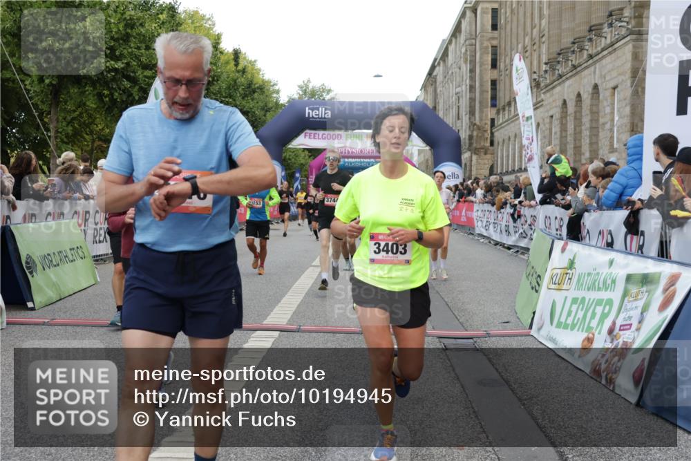 06.09.2026 - CURREX Alsterlauf Yannick Fuchs http://msf.ph/oto/10194945 06.09.2026 09:58:00 Ziel 2875, 2965, 3075, 3307, 3369, 3403, 3743, 3744, 4003, 4864, 5470, 5916, 6153, 8066, 8152, 8229, 8311 meine-sportfotos.de