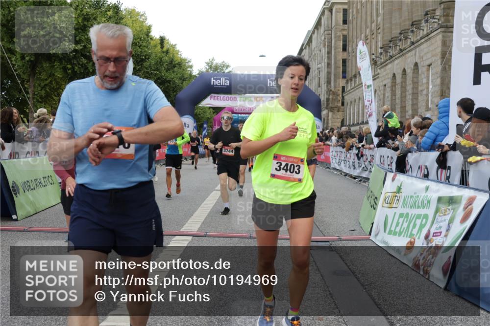 06.09.2026 - CURREX Alsterlauf Yannick Fuchs http://msf.ph/oto/10194969 06.09.2026 09:58:00 Ziel 2875, 2965, 3075, 3307, 3369, 3403, 3743, 3744, 4003, 4864, 5470, 5916, 6153, 8066, 8152, 8229, 8311 meine-sportfotos.de
