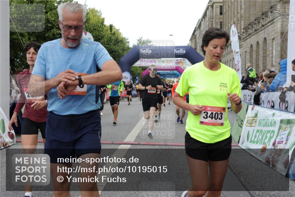 06.09.2026 - CURREX Alsterlauf Yannick Fuchs http://msf.ph/oto/10195015 06.09.2026 09:58:00 Ziel 2875, 2965, 3075, 3307, 3369, 3403, 3743, 3744, 4003, 4864, 5470, 5916, 6153, 8066, 8152, 8229, 8311 meine-sportfotos.de