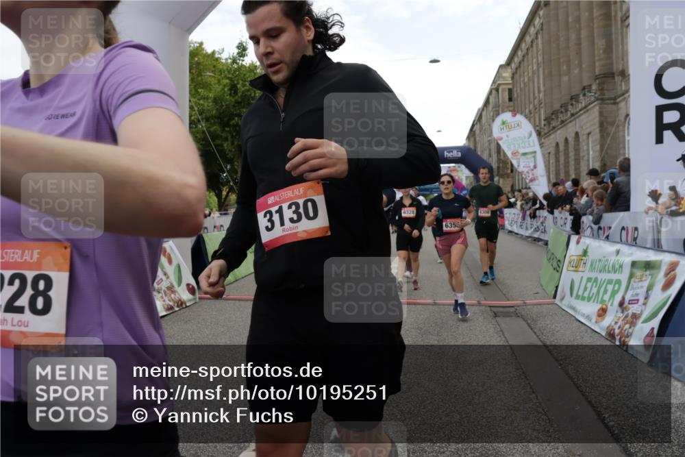 06.09.2026 - CURREX Alsterlauf Yannick Fuchs http://msf.ph/oto/10195251 06.09.2026 10:06:18 Ziel 2196, 2625, 2761, 2762, 2763, 2779, 3130, 3228, 3247, 3337, 3515, 3529, 3674, 3677, 3736, 3980, 4027, 4075, 4110, 4344, 4545, 4650, 4873, 5003, 5181, 5303, 5364, 5689, 6093, 6308, 6328, 6350, 6433 meine-sportfotos.de