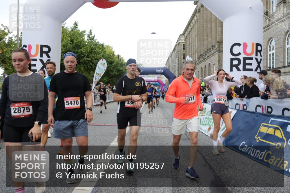 06.09.2026 - CURREX Alsterlauf Yannick Fuchs http://msf.ph/oto/10195257 06.09.2026 09:58:03 Ziel 2875, 2965, 3075, 3307, 3369, 3403, 3497, 3743, 3744, 3841, 3923, 4327, 4864, 5470, 5518, 5548, 5707, 5916, 6153, 8066, 8152, 8229, 8311 meine-sportfotos.de