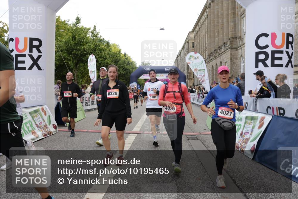 06.09.2026 - CURREX Alsterlauf Yannick Fuchs http://msf.ph/oto/10195465 06.09.2026 10:06:21 Ziel 2625, 2863, 3130, 3228, 3247, 3337, 3515, 3736, 3980, 4027, 4075, 4650, 4873, 5003, 5181, 5364, 5600, 5689, 6093, 6308, 6328, 6350, 8183 meine-sportfotos.de