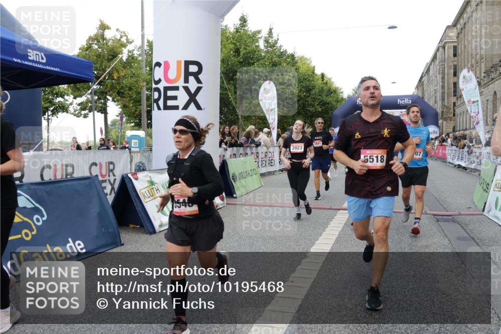 06.09.2026 - CURREX Alsterlauf Yannick Fuchs http://msf.ph/oto/10195468 06.09.2026 09:58:07 Ziel 2875, 3075, 3307, 3369, 3394, 3497, 3553, 3580, 3743, 3744, 3841, 3872, 3923, 4034, 4327, 4864, 5470, 5518, 5548, 5707, 6153, 6227, 6343, 8066, 8152, 8163, 8229, 8311 meine-sportfotos.de