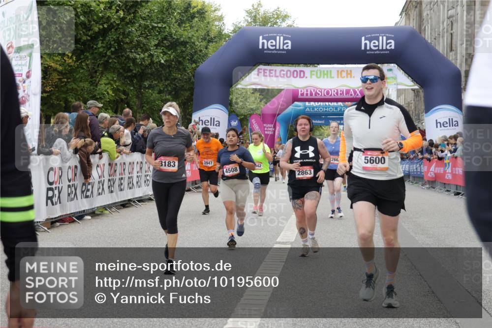 06.09.2026 - CURREX Alsterlauf Yannick Fuchs http://msf.ph/oto/10195600 06.09.2026 10:06:24 Ziel 2266, 2625, 2863, 3130, 3247, 3736, 3772, 3942, 3947, 4027, 4075, 4508, 4650, 4873, 5003, 5181, 5364, 5600, 6093, 6308, 6328, 6350, 8183 meine-sportfotos.de