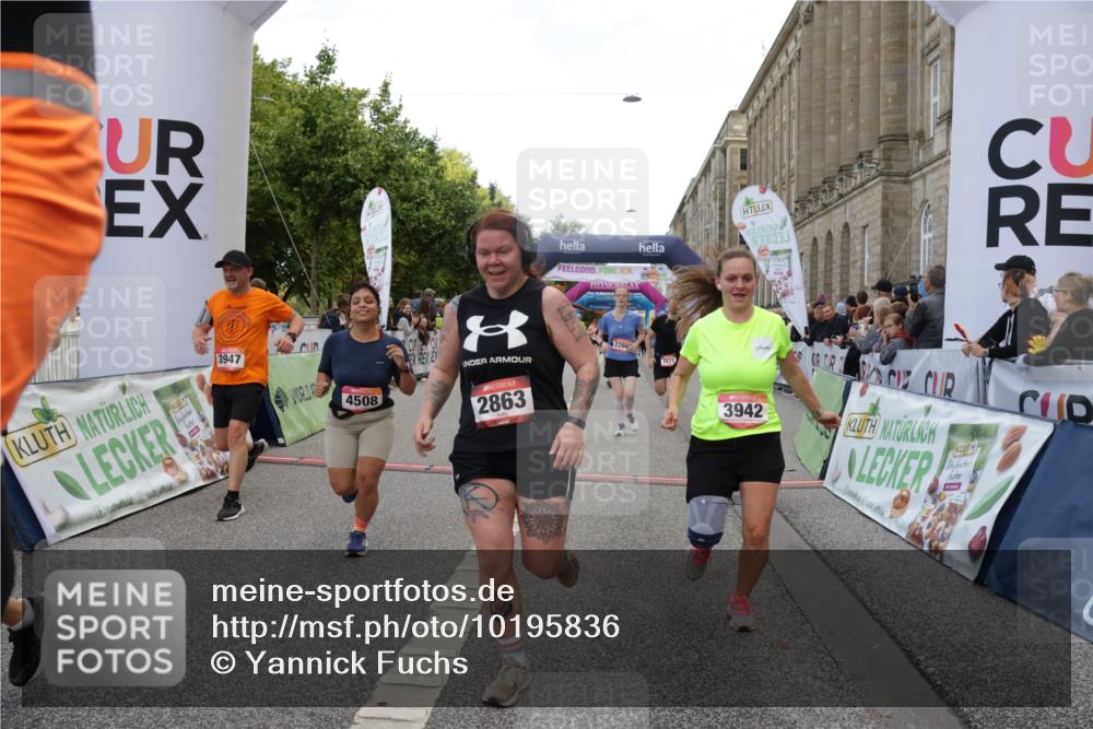 06.09.2026 - CURREX Alsterlauf Yannick Fuchs http://msf.ph/oto/10195836 06.09.2026 10:06:27 Ziel 2266, 2541, 2625, 2863, 3736, 3772, 3942, 3947, 4027, 4075, 4508, 4650, 4819, 5003, 5181, 5364, 5600, 6308, 8183 meine-sportfotos.de
