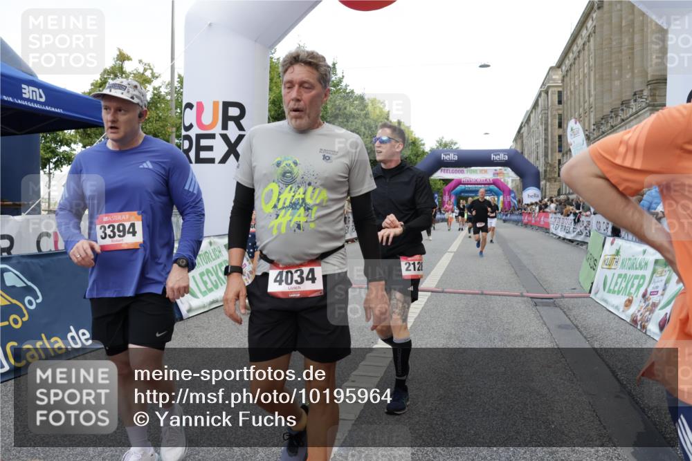 06.09.2026 - CURREX Alsterlauf Yannick Fuchs http://msf.ph/oto/10195964 06.09.2026 09:58:14 Ziel 2706, 2864, 3394, 3497, 3553, 3580, 3603, 3841, 3872, 3923, 4034, 4327, 4732, 5707, 5986, 6227, 6343, 6409, 8003, 8163 meine-sportfotos.de