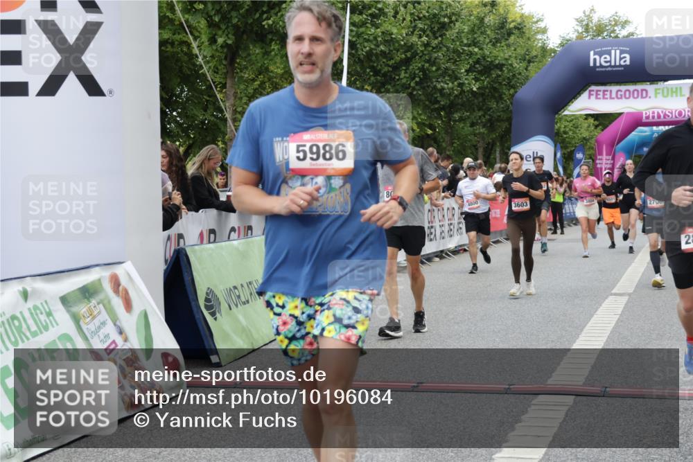 06.09.2026 - CURREX Alsterlauf Yannick Fuchs http://msf.ph/oto/10196084 06.09.2026 09:58:16 Ziel 2706, 2864, 3394, 3553, 3580, 3603, 3804, 3872, 4034, 4732, 4800, 5986, 6227, 6343, 6409, 8003, 8052, 8163 meine-sportfotos.de