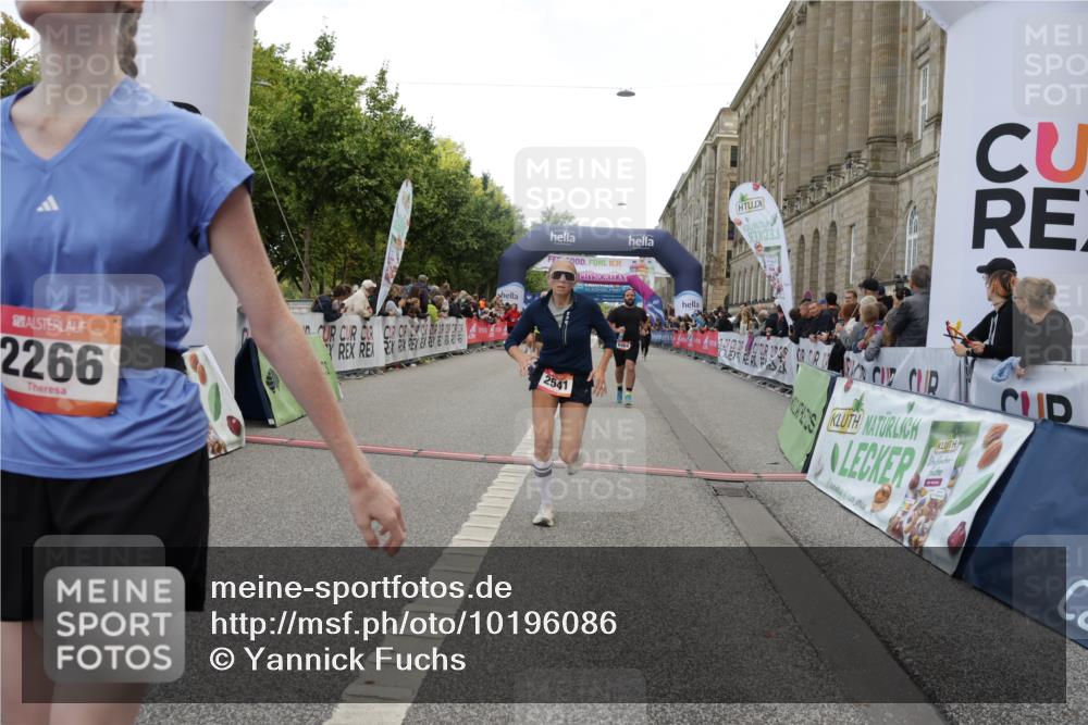 06.09.2026 - CURREX Alsterlauf Yannick Fuchs http://msf.ph/oto/10196086 06.09.2026 10:06:31 Ziel 2266, 2541, 2863, 3772, 3942, 3947, 4508, 4819, 5600, 6085, 6464, 8183 meine-sportfotos.de