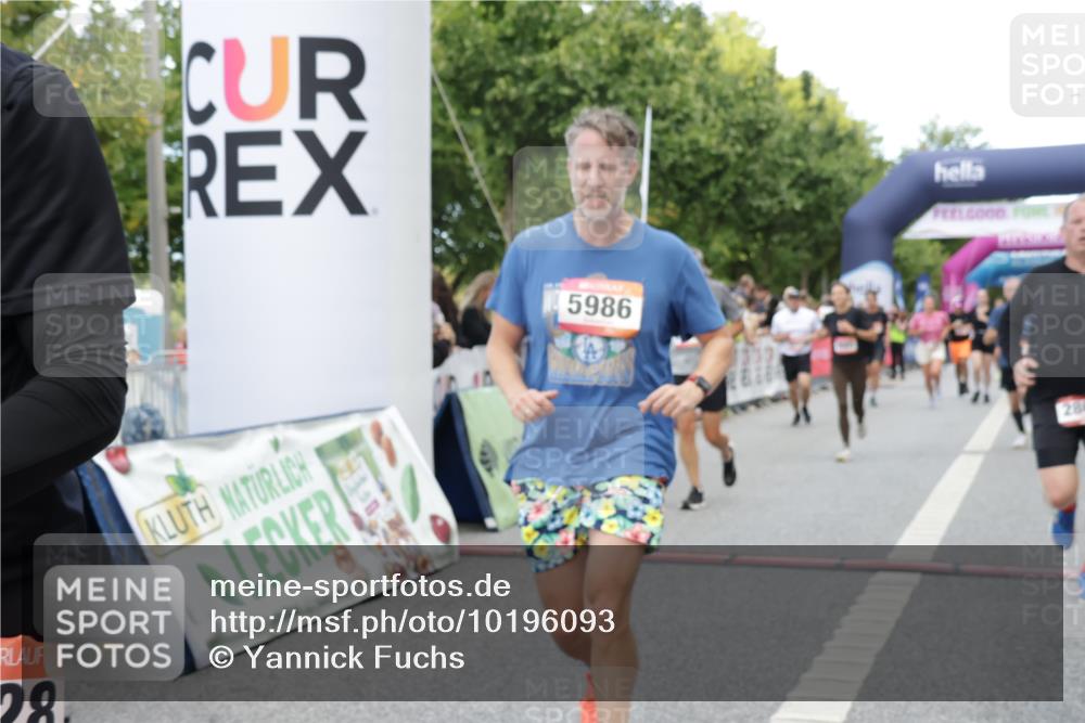06.09.2026 - CURREX Alsterlauf Yannick Fuchs http://msf.ph/oto/10196093 06.09.2026 09:58:16 Ziel 2706, 2864, 3394, 3553, 3580, 3603, 3804, 3872, 4034, 4732, 4800, 5986, 6227, 6343, 6409, 8003, 8052, 8163 meine-sportfotos.de