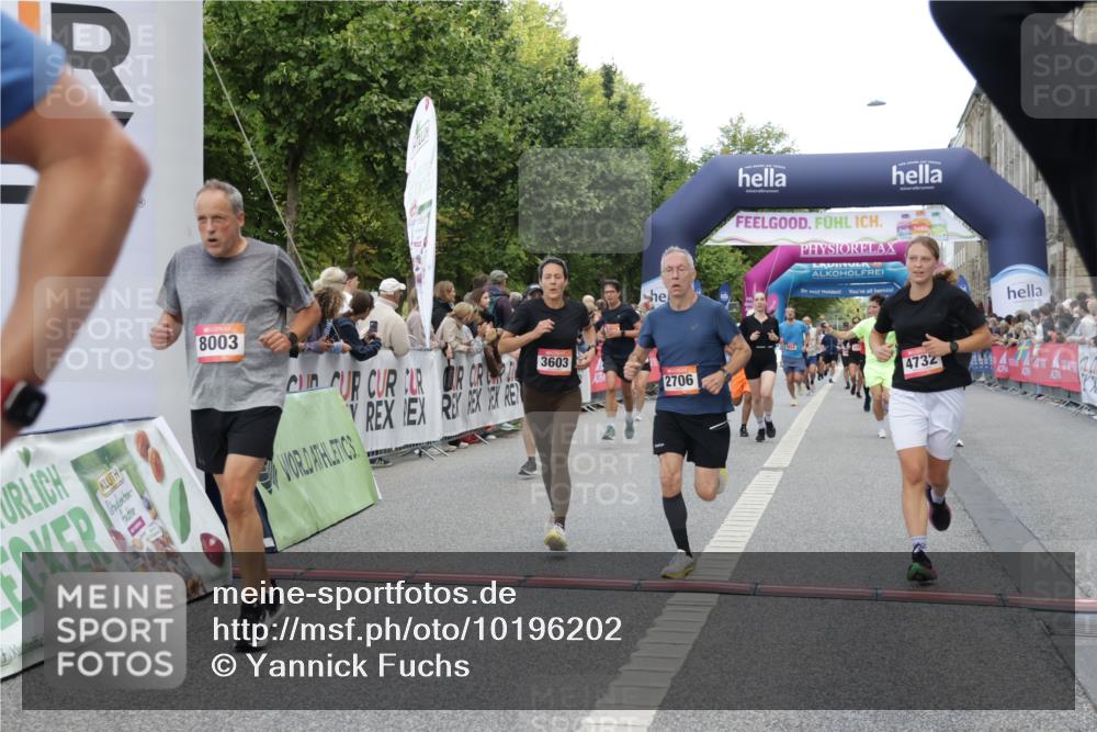 06.09.2026 - CURREX Alsterlauf Yannick Fuchs http://msf.ph/oto/10196202 06.09.2026 09:58:18 Ziel 2706, 2864, 3553, 3603, 3679, 3804, 3872, 4034, 4106, 4501, 4525, 4732, 4800, 5257, 5986, 6227, 6409, 8003, 8052, 8163 meine-sportfotos.de
