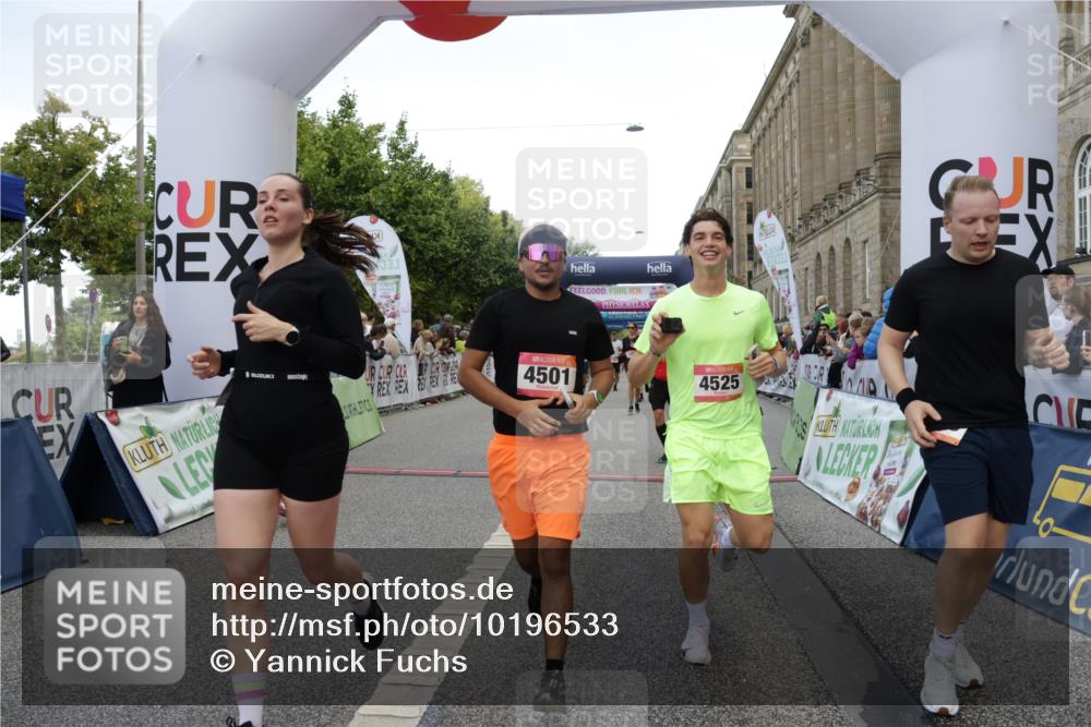 06.09.2026 - CURREX Alsterlauf Yannick Fuchs http://msf.ph/oto/10196533 06.09.2026 09:58:23 Ziel 2013, 2706, 2864, 3055, 3603, 3679, 3804, 4106, 4501, 4525, 4732, 4800, 4806, 5018, 5257, 5840, 5858, 8003, 8052, 8296 meine-sportfotos.de