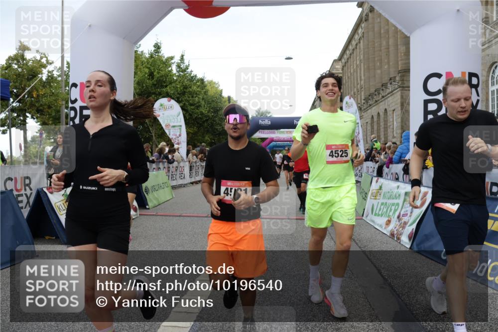 06.09.2026 - CURREX Alsterlauf Yannick Fuchs http://msf.ph/oto/10196540 06.09.2026 09:58:24 Ziel 2013, 2706, 2864, 3055, 3560, 3603, 3679, 3804, 4106, 4501, 4525, 4732, 4800, 4806, 5018, 5257, 5840, 5858, 8003, 8052, 8296 meine-sportfotos.de