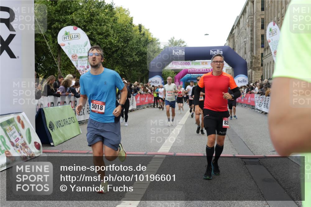 06.09.2026 - CURREX Alsterlauf Yannick Fuchs http://msf.ph/oto/10196601 06.09.2026 09:58:25 Ziel 2013, 2173, 2706, 3055, 3560, 3603, 3679, 3693, 3804, 4106, 4501, 4525, 4732, 4800, 4806, 5018, 5257, 5640, 5840, 5858, 8003, 8052, 8296, 8319 meine-sportfotos.de