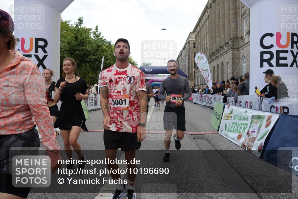 06.09.2026 - CURREX Alsterlauf Yannick Fuchs http://msf.ph/oto/10196690 06.09.2026 10:06:41 Ziel 2270, 2532, 2533, 3142, 3143, 3266, 3267, 3491, 3537, 3855, 4337, 4347, 4725, 5001, 5167, 6085, 6275, 6464 meine-sportfotos.de