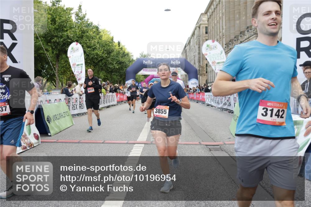 06.09.2026 - CURREX Alsterlauf Yannick Fuchs http://msf.ph/oto/10196954 06.09.2026 10:06:47 Ziel 2270, 2428, 2532, 2533, 2745, 3142, 3143, 3266, 3267, 3500, 3501, 3502, 3537, 3675, 3855, 4347, 5143, 5167, 5471, 6275, 6285, 8017 meine-sportfotos.de