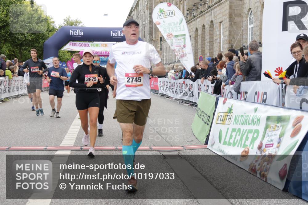 06.09.2026 - CURREX Alsterlauf Yannick Fuchs http://msf.ph/oto/10197033 06.09.2026 10:06:48 Ziel 2270, 2428, 2533, 2745, 3142, 3143, 3500, 3501, 3502, 3537, 3675, 3855, 4347, 5143, 5167, 5471, 6275, 6285, 8017 meine-sportfotos.de