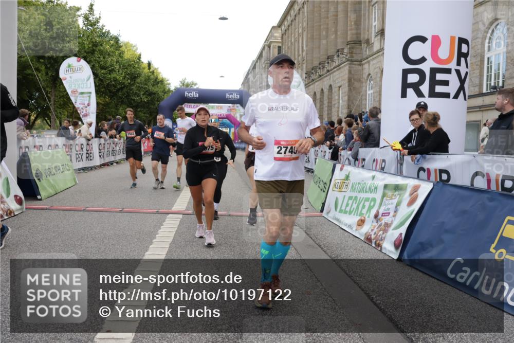 06.09.2026 - CURREX Alsterlauf Yannick Fuchs http://msf.ph/oto/10197122 06.09.2026 10:06:49 Ziel 2270, 2428, 2745, 3142, 3143, 3500, 3501, 3502, 3537, 3675, 3855, 4347, 5143, 5167, 5471, 6275, 6285, 8017 meine-sportfotos.de