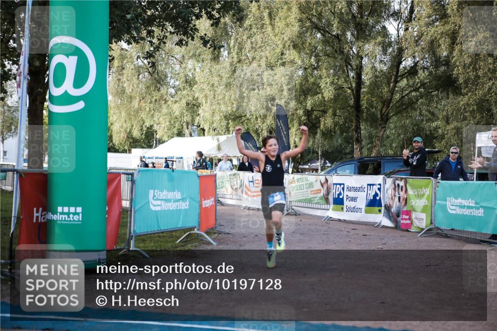 06.09.2026 - 20. Norderstedt Triathlon H.Heesch http://msf.ph/oto/10197128 06.09.2026 09:09:55 Ziel 46 meine-sportfotos.de