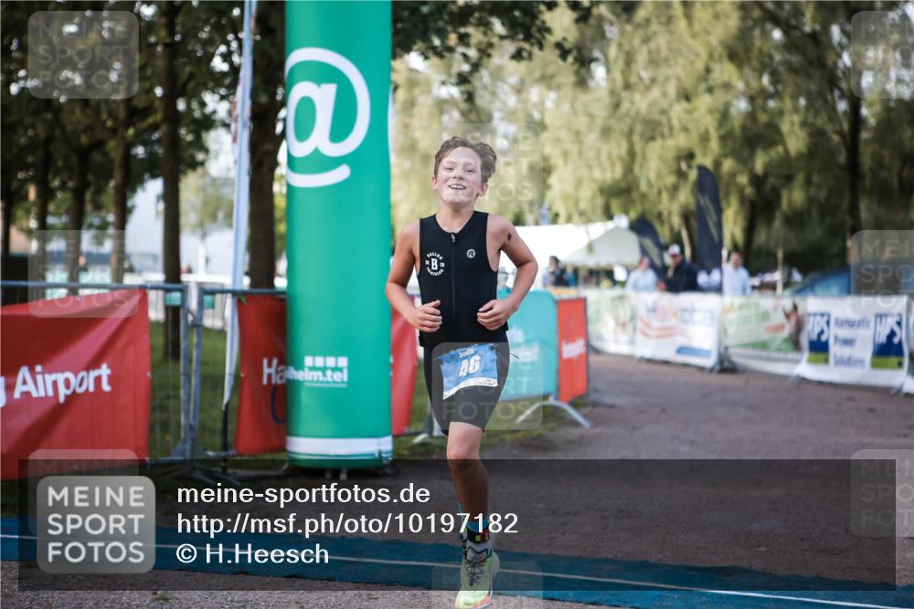 06.09.2026 - 20. Norderstedt Triathlon H.Heesch http://msf.ph/oto/10197182 06.09.2026 09:09:56 Ziel 46 meine-sportfotos.de