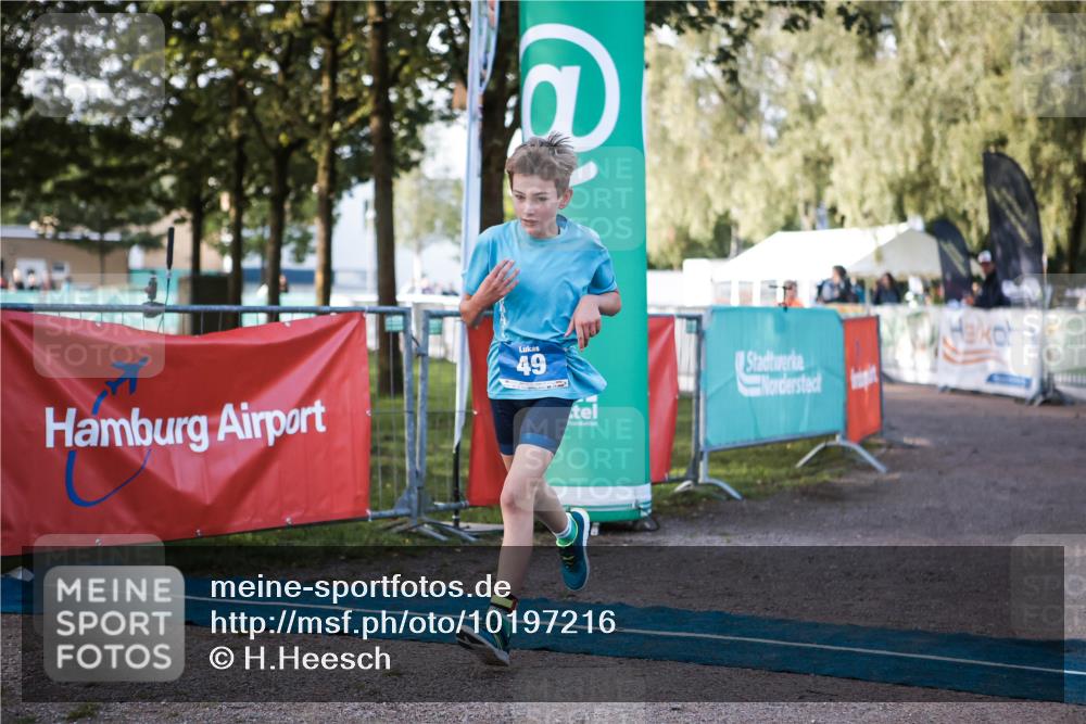 06.09.2026 - 20. Norderstedt Triathlon H.Heesch http://msf.ph/oto/10197216 06.09.2026 09:10:13 Ziel 36, 49 meine-sportfotos.de