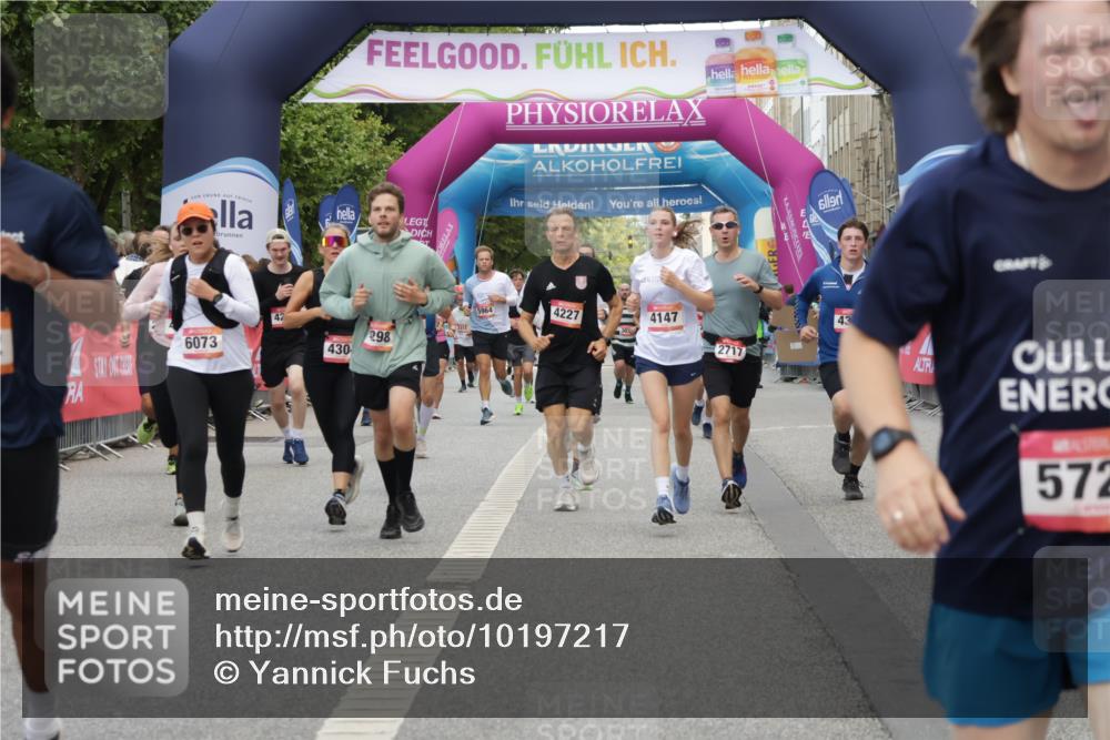 06.09.2026 - CURREX Alsterlauf Yannick Fuchs http://msf.ph/oto/10197217 06.09.2026 09:58:36 Ziel 2120, 2173, 2717, 3031, 3261, 3560, 3693, 4050, 4147, 4227, 4256, 4304, 4352, 4356, 4423, 4652, 5205, 5207, 5521, 5640, 5725, 6073, 6099, 6118, 6470, 8077, 8319 meine-sportfotos.de