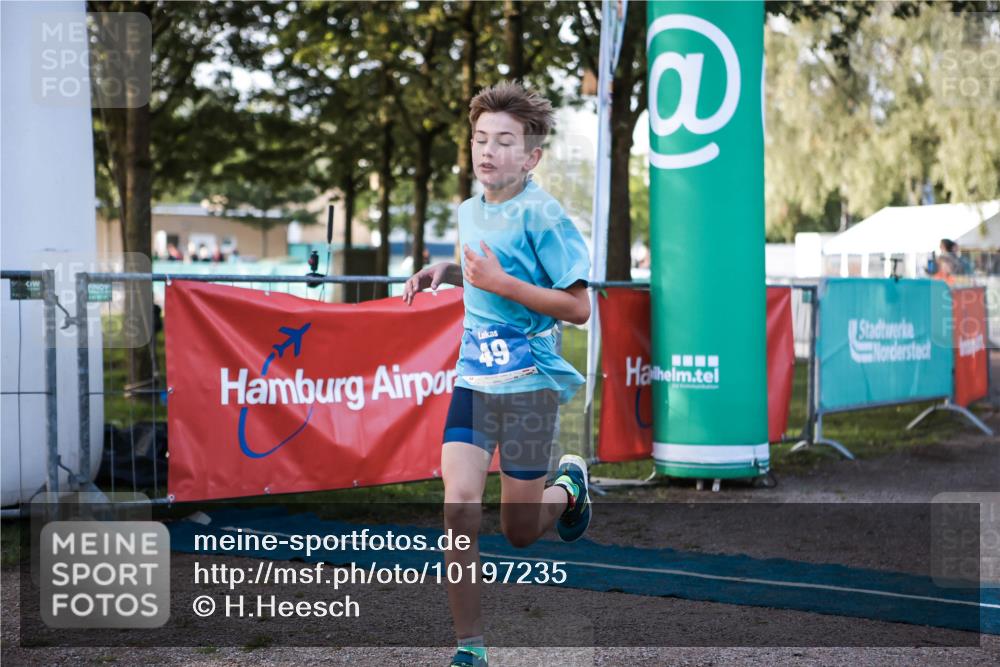 06.09.2026 - 20. Norderstedt Triathlon H.Heesch http://msf.ph/oto/10197235 06.09.2026 09:10:13 Ziel 36, 49 meine-sportfotos.de