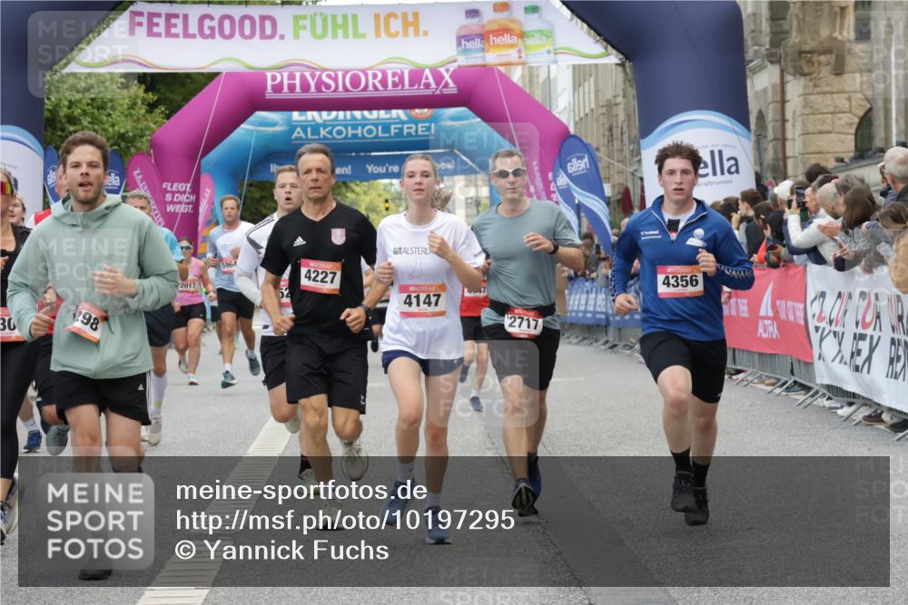 06.09.2026 - CURREX Alsterlauf Yannick Fuchs http://msf.ph/oto/10197295 06.09.2026 09:58:37 Ziel 2034, 2120, 2173, 2717, 3031, 3261, 3693, 4050, 4147, 4227, 4256, 4304, 4352, 4356, 4423, 4652, 5205, 5207, 5521, 5640, 5725, 6073, 6099, 6118, 6470, 8077, 8319 meine-sportfotos.de