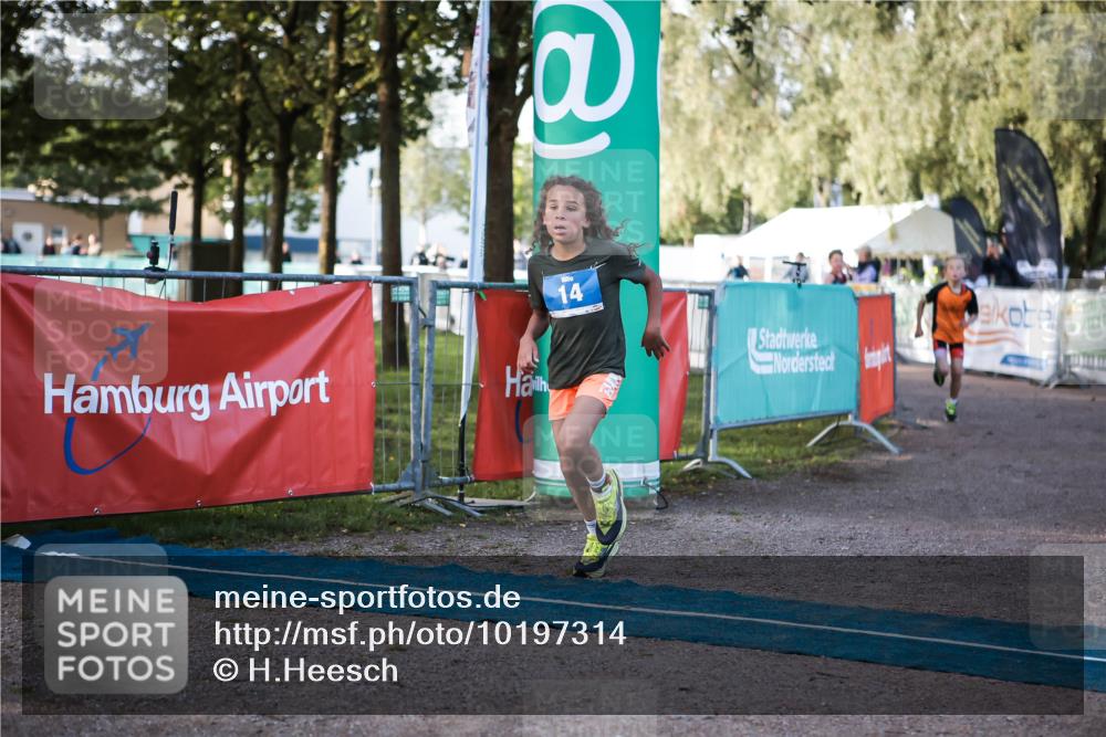 06.09.2026 - 20. Norderstedt Triathlon H.Heesch http://msf.ph/oto/10197314 06.09.2026 09:10:48 Ziel 14, 31, 32, 34, 35, 43 meine-sportfotos.de