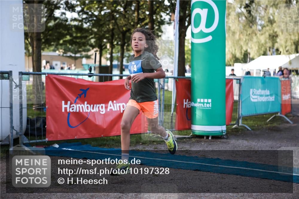 06.09.2026 - 20. Norderstedt Triathlon H.Heesch http://msf.ph/oto/10197328 06.09.2026 09:10:48 Ziel 14, 31, 32, 34, 35, 43 meine-sportfotos.de
