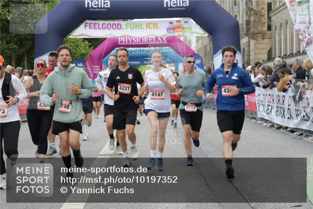 06.09.2026 - CURREX Alsterlauf Yannick Fuchs http://msf.ph/oto/10197352 06.09.2026 09:58:38 Ziel 2034, 2120, 2717, 3031, 3261, 4050, 4147, 4227, 4256, 4265, 4304, 4352, 4356, 4423, 4652, 5205, 5207, 5521, 5725, 6073, 6099, 6118, 6470, 8077 meine-sportfotos.de
