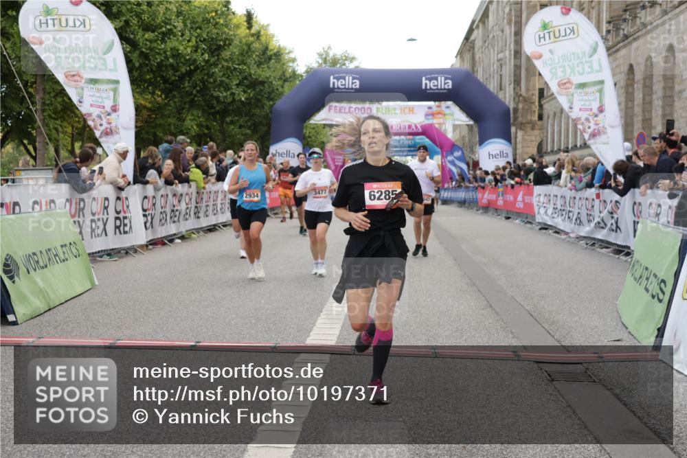 06.09.2026 - CURREX Alsterlauf Yannick Fuchs http://msf.ph/oto/10197371 06.09.2026 10:06:52 Ziel 2428, 2745, 2934, 3142, 3143, 3303, 3500, 3501, 3502, 3537, 3675, 3855, 3943, 3945, 5143, 5471, 6285, 8017 meine-sportfotos.de