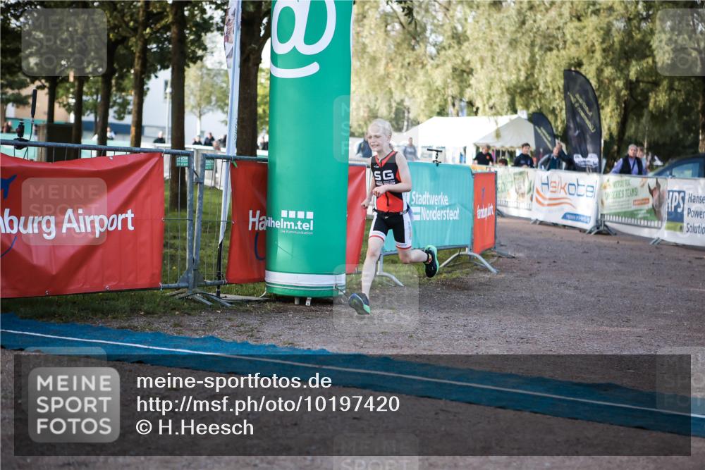 06.09.2026 - 20. Norderstedt Triathlon H.Heesch http://msf.ph/oto/10197420 06.09.2026 09:10:56 Ziel 31, 32, 34, 35, 48 meine-sportfotos.de