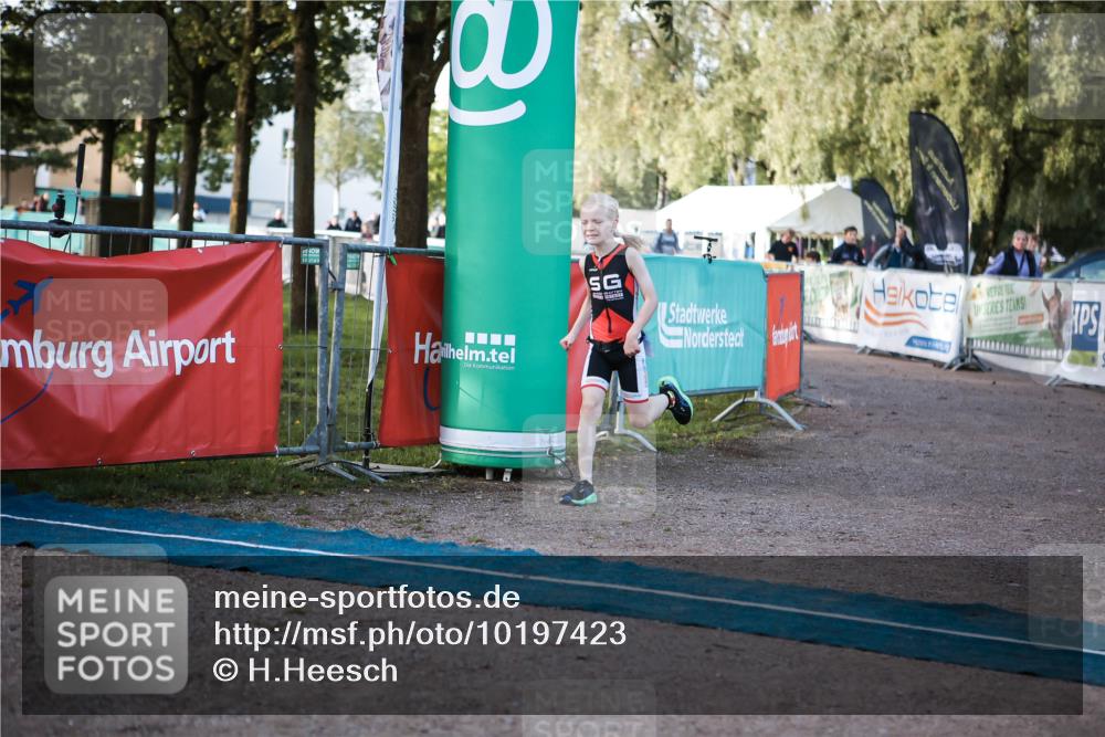 06.09.2026 - 20. Norderstedt Triathlon H.Heesch http://msf.ph/oto/10197423 06.09.2026 09:10:56 Ziel 31, 32, 34, 35, 48 meine-sportfotos.de