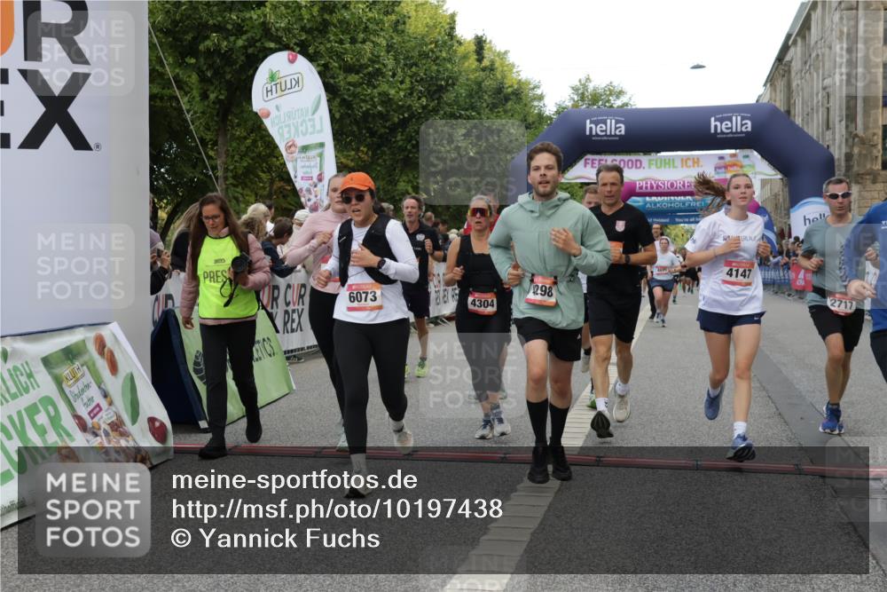 06.09.2026 - CURREX Alsterlauf Yannick Fuchs http://msf.ph/oto/10197438 06.09.2026 09:58:39 Ziel 2034, 2120, 2717, 3031, 4147, 4227, 4256, 4265, 4304, 4352, 4356, 4423, 4652, 4695, 4747, 5205, 5207, 5521, 5706, 5725, 6073, 6099, 6118, 6470, 8077 meine-sportfotos.de