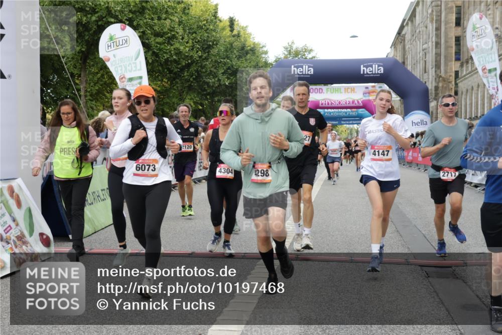 06.09.2026 - CURREX Alsterlauf Yannick Fuchs http://msf.ph/oto/10197468 06.09.2026 09:58:40 Ziel 2034, 2120, 2717, 3031, 4147, 4227, 4256, 4265, 4304, 4356, 4423, 4652, 4695, 4747, 5205, 5207, 5521, 5706, 5725, 5810, 6073, 6118, 8077 meine-sportfotos.de