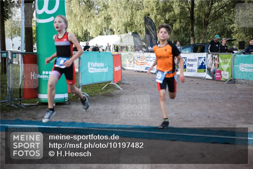 06.09.2026 - 20. Norderstedt Triathlon H.Heesch http://msf.ph/oto/10197482 06.09.2026 09:11:07 Ziel 3, 8, 23, 33 meine-sportfotos.de