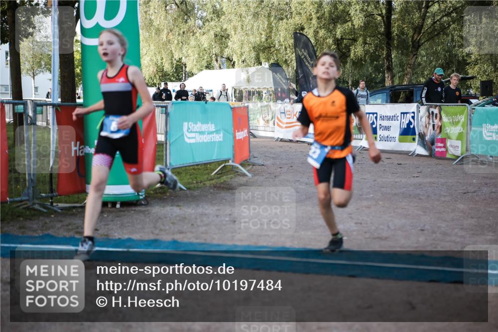 06.09.2026 - 20. Norderstedt Triathlon H.Heesch http://msf.ph/oto/10197484 06.09.2026 09:11:07 Ziel 3, 8, 23, 33 meine-sportfotos.de