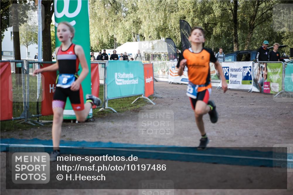06.09.2026 - 20. Norderstedt Triathlon H.Heesch http://msf.ph/oto/10197486 06.09.2026 09:11:07 Ziel 3, 8, 23, 33 meine-sportfotos.de