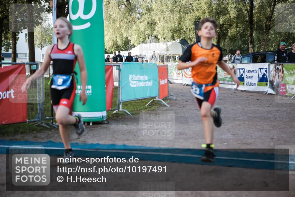 06.09.2026 - 20. Norderstedt Triathlon H.Heesch http://msf.ph/oto/10197491 06.09.2026 09:11:07 Ziel 3, 8, 23, 33 meine-sportfotos.de