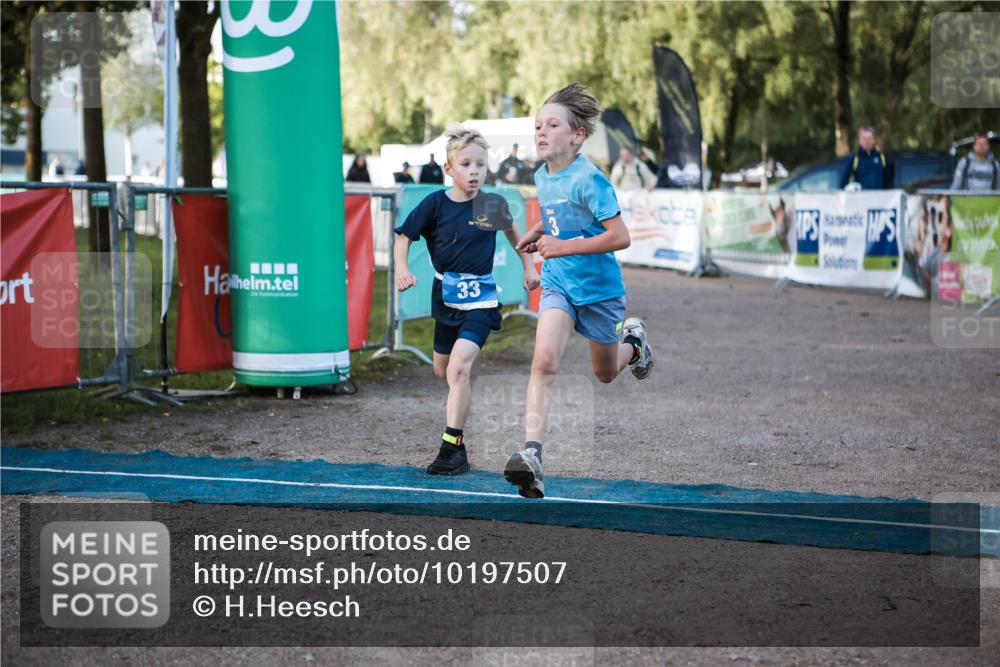 06.09.2026 - 20. Norderstedt Triathlon H.Heesch http://msf.ph/oto/10197507 06.09.2026 09:11:11 Ziel 1, 3, 8, 23, 33 meine-sportfotos.de