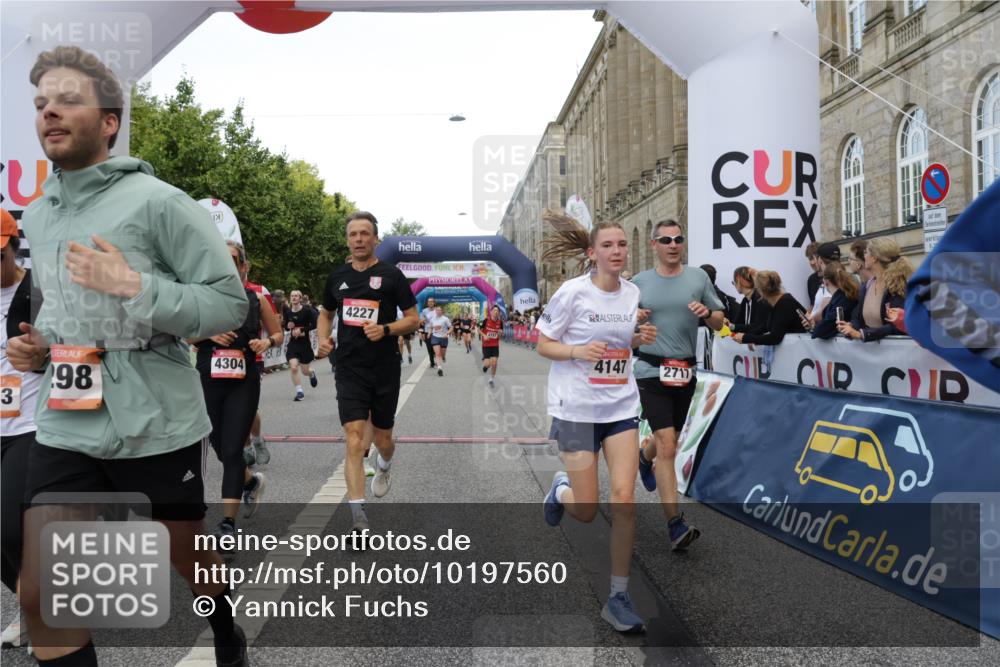 06.09.2026 - CURREX Alsterlauf Yannick Fuchs http://msf.ph/oto/10197560 06.09.2026 09:58:41 Ziel 2034, 2120, 2717, 3031, 4147, 4227, 4256, 4265, 4304, 4356, 4423, 4652, 4695, 4747, 5205, 5207, 5521, 5706, 5725, 5764, 5810, 5964, 6073, 8077 meine-sportfotos.de