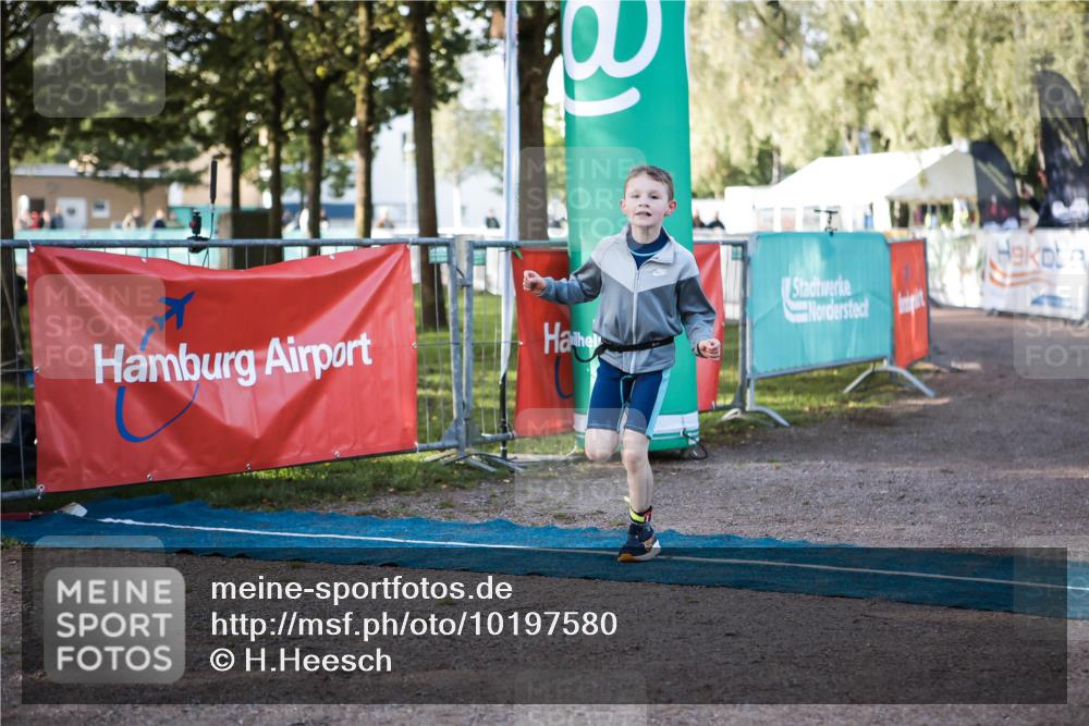 06.09.2026 - 20. Norderstedt Triathlon H.Heesch http://msf.ph/oto/10197580 06.09.2026 09:11:22 Ziel 1, 2 meine-sportfotos.de