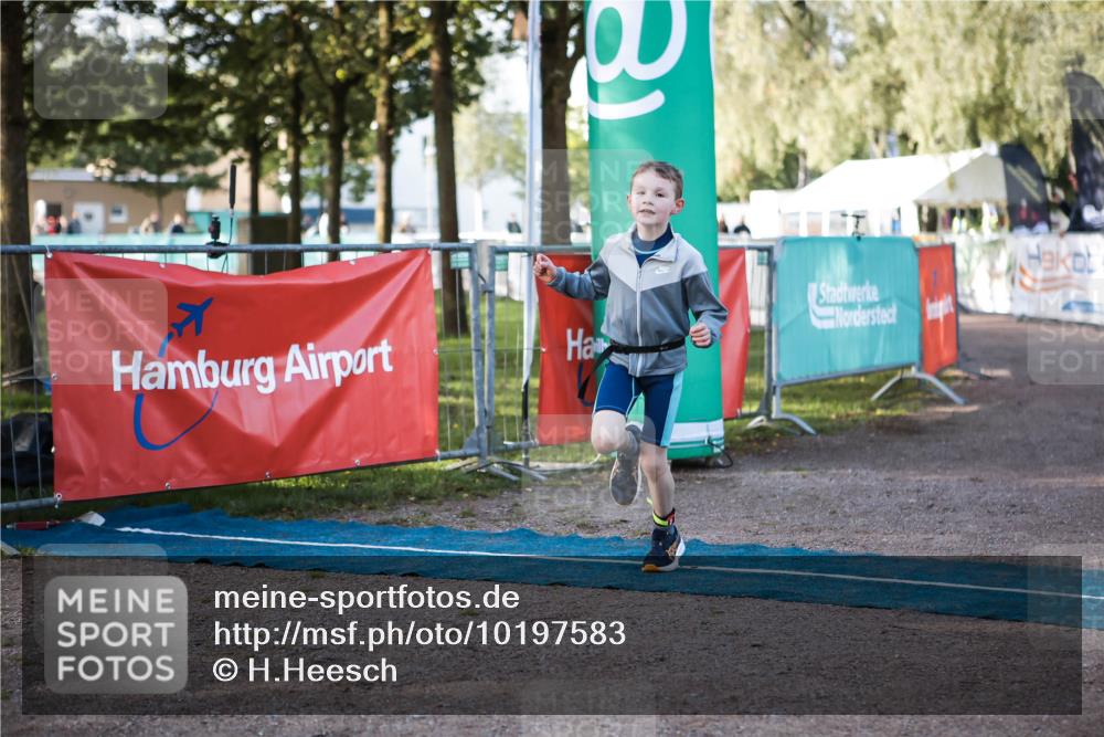 06.09.2026 - 20. Norderstedt Triathlon H.Heesch http://msf.ph/oto/10197583 06.09.2026 09:11:22 Ziel 1, 2 meine-sportfotos.de