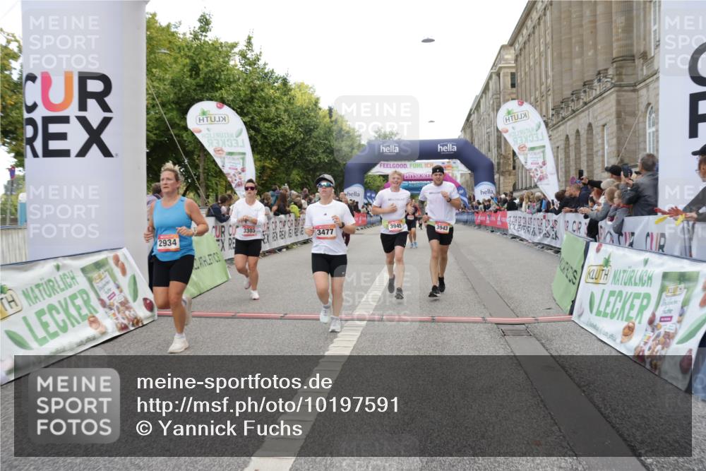 06.09.2026 - CURREX Alsterlauf Yannick Fuchs http://msf.ph/oto/10197591 06.09.2026 10:06:55 Ziel 2428, 2459, 2934, 2963, 3303, 3500, 3501, 3502, 3675, 3943, 3945, 5073, 5091, 5143, 5471, 6285, 8017, 8276 meine-sportfotos.de