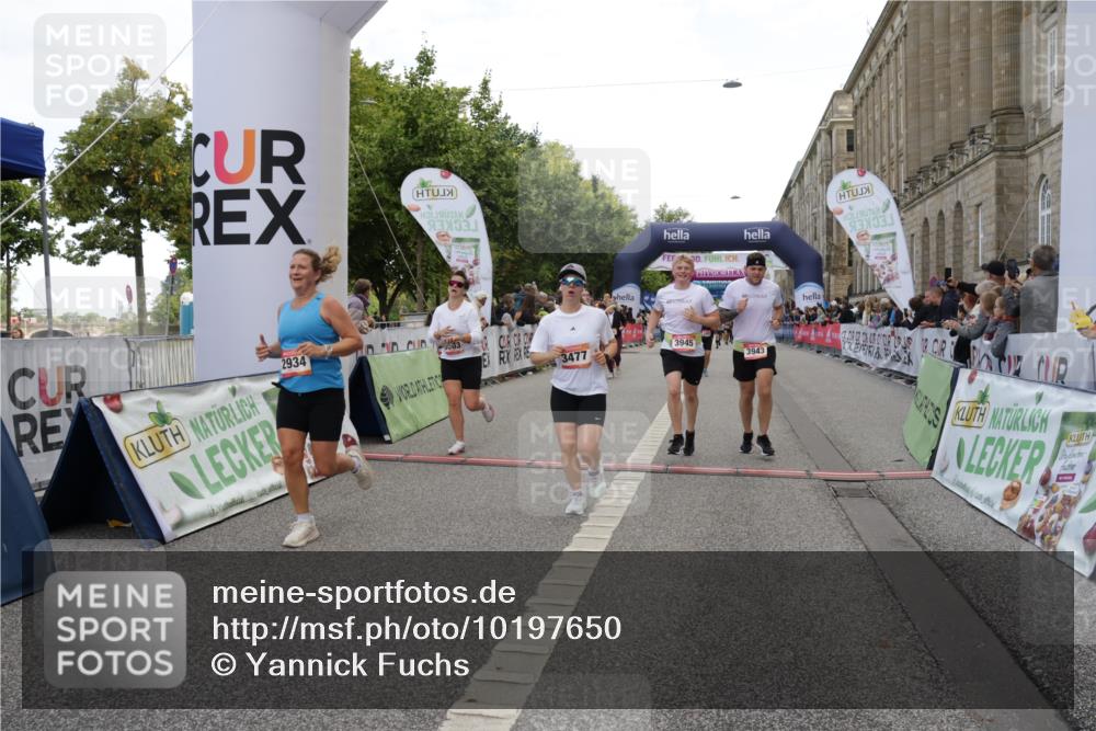 06.09.2026 - CURREX Alsterlauf Yannick Fuchs http://msf.ph/oto/10197650 06.09.2026 10:06:55 Ziel 2428, 2459, 2934, 2963, 3303, 3500, 3501, 3502, 3675, 3943, 3945, 5073, 5091, 5143, 5471, 6285, 8017, 8276 meine-sportfotos.de