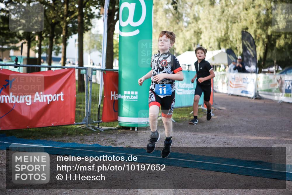 06.09.2026 - 20. Norderstedt Triathlon H.Heesch http://msf.ph/oto/10197652 06.09.2026 09:11:44 Ziel 10, 11 meine-sportfotos.de