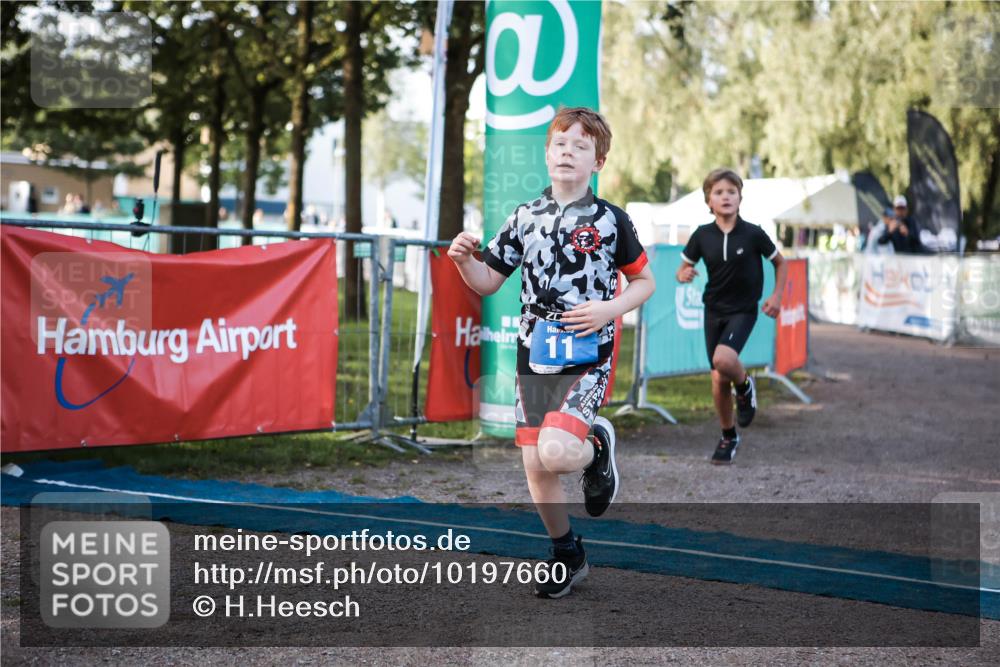 06.09.2026 - 20. Norderstedt Triathlon H.Heesch http://msf.ph/oto/10197660 06.09.2026 09:11:45 Ziel 10, 11 meine-sportfotos.de