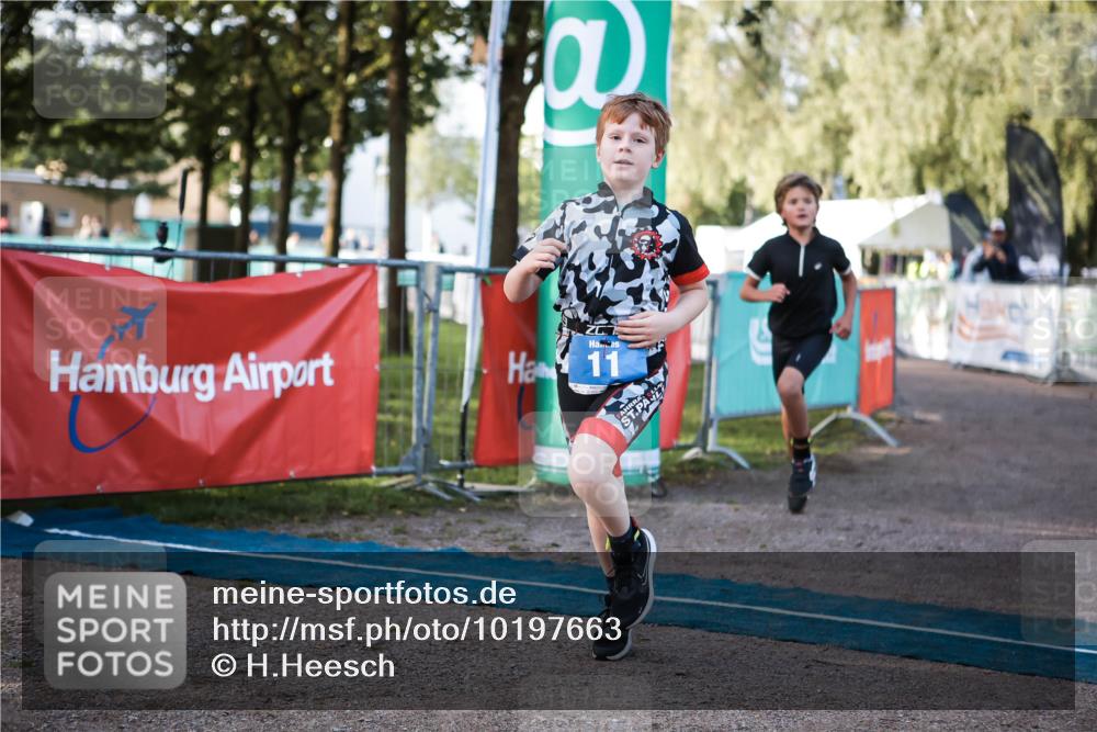 06.09.2026 - 20. Norderstedt Triathlon H.Heesch http://msf.ph/oto/10197663 06.09.2026 09:11:45 Ziel 10, 11 meine-sportfotos.de